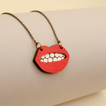 Red lips Materia Rica