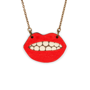 Red lips Materia Rica